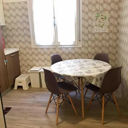 In The Center Of Modena, Piazza Roma And The Ferrari Museum * 摩德纳